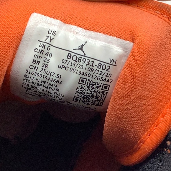 Air Jordan 1 Mid SE Turf Orange - Picture 5 of 8